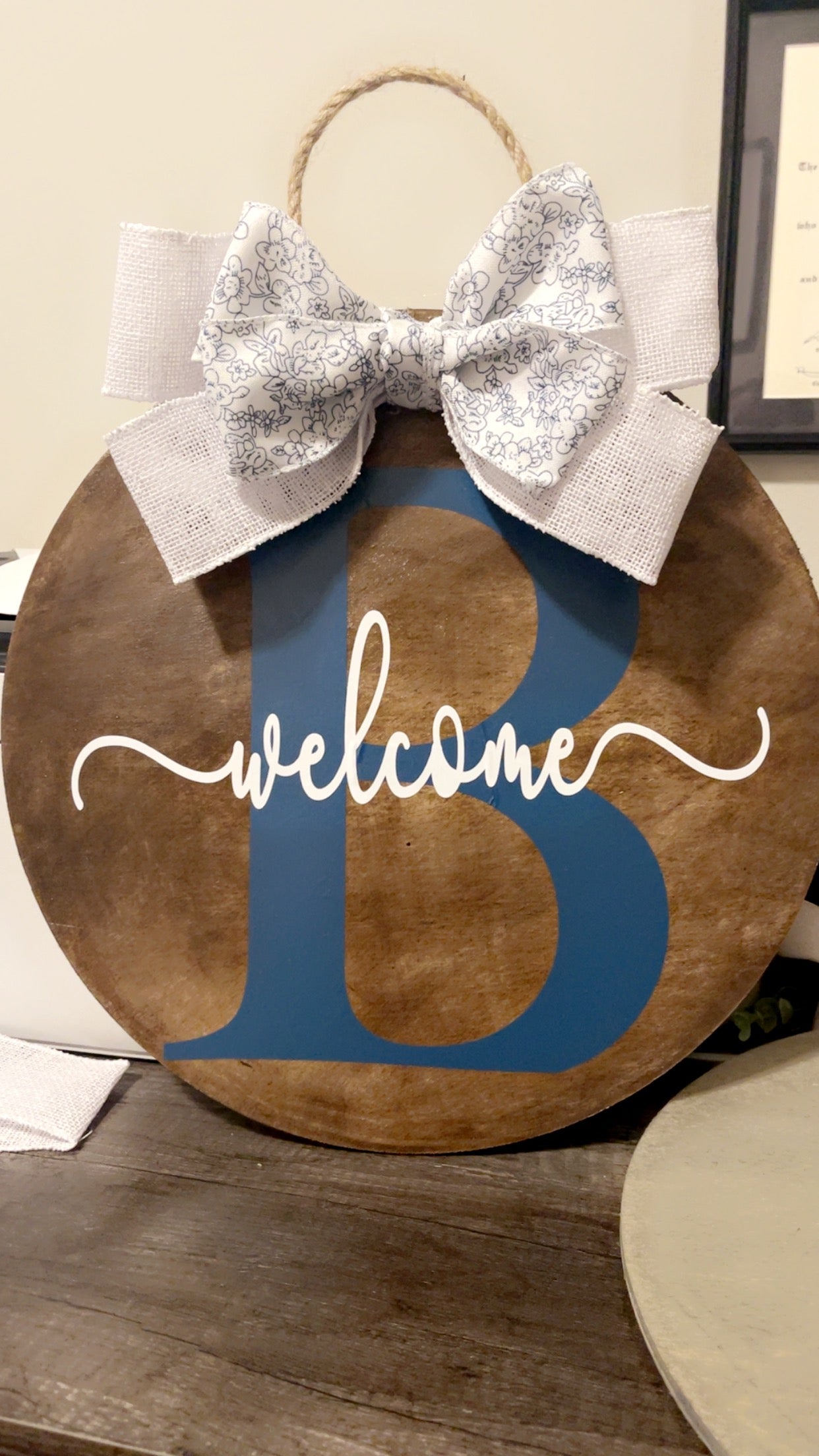 Initial Welcome 19 inch